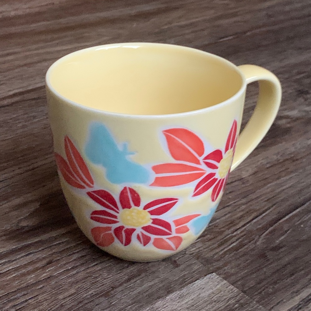 2016 Starbucks Yellow Butterfly and Flowers 16 oz Mug